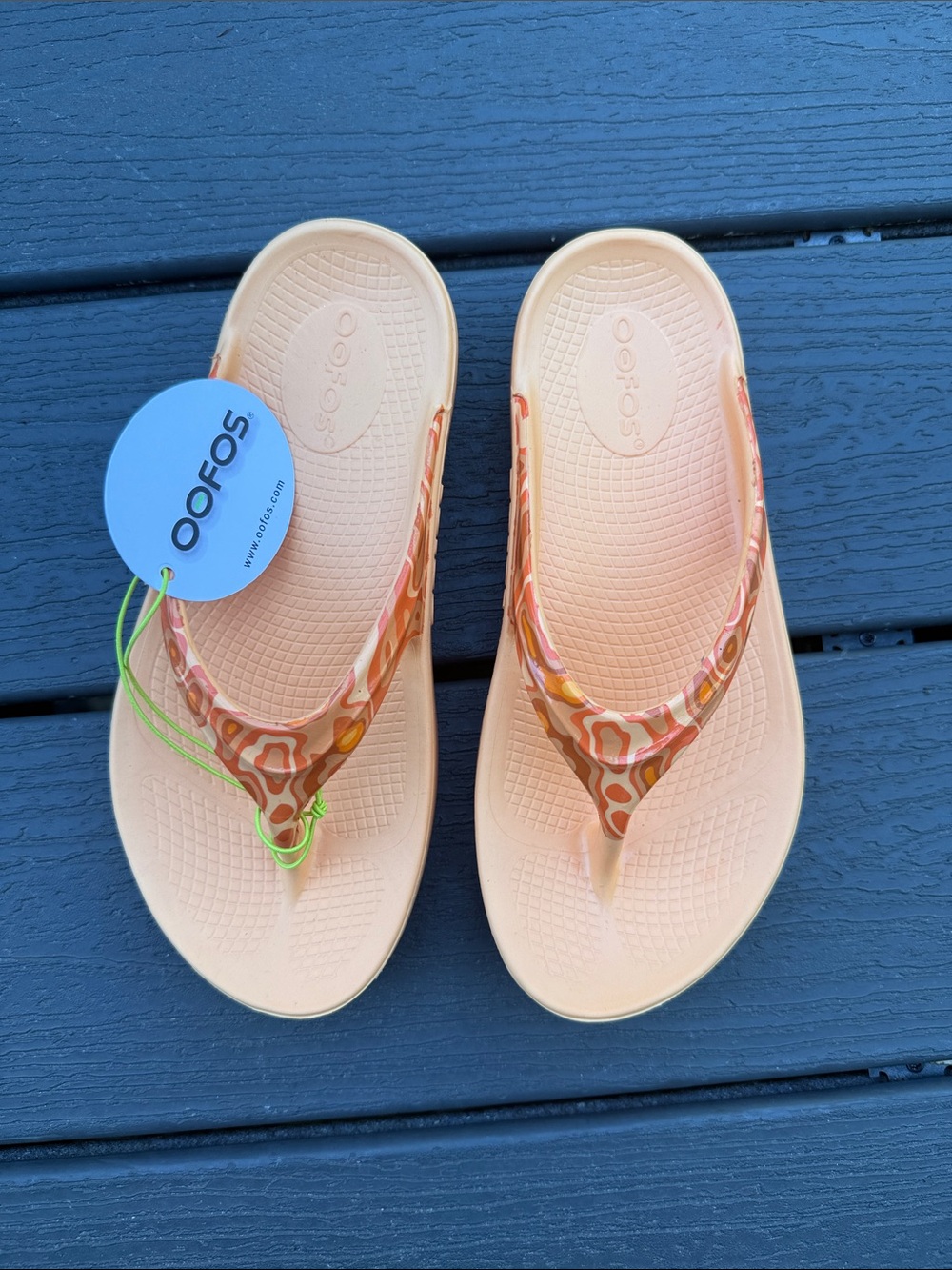 OOFOS Women's Peach Patterned Thong Sandals